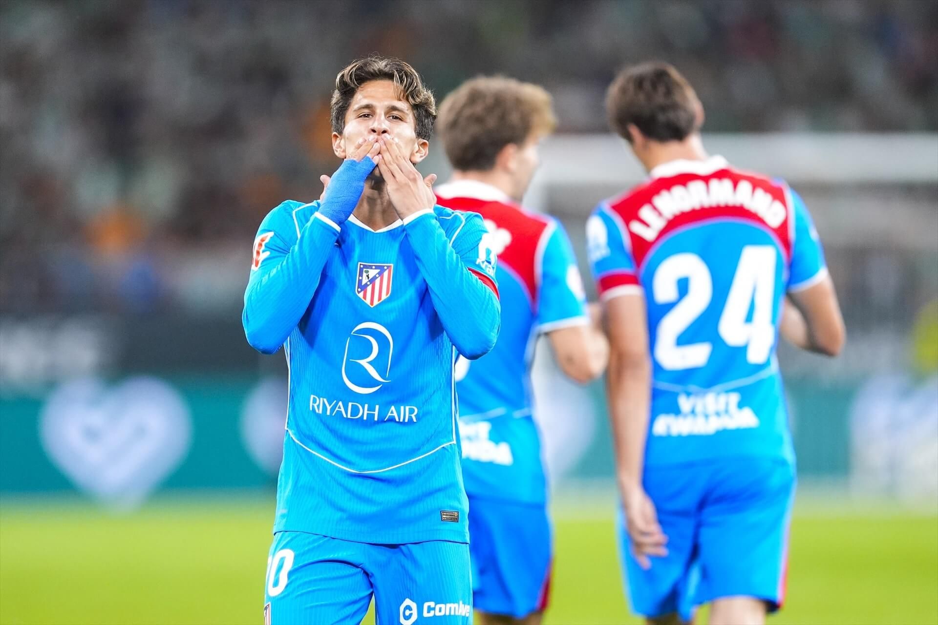  Giuliano Simeone celebra su gol ante el Real Betis (Europa Press)