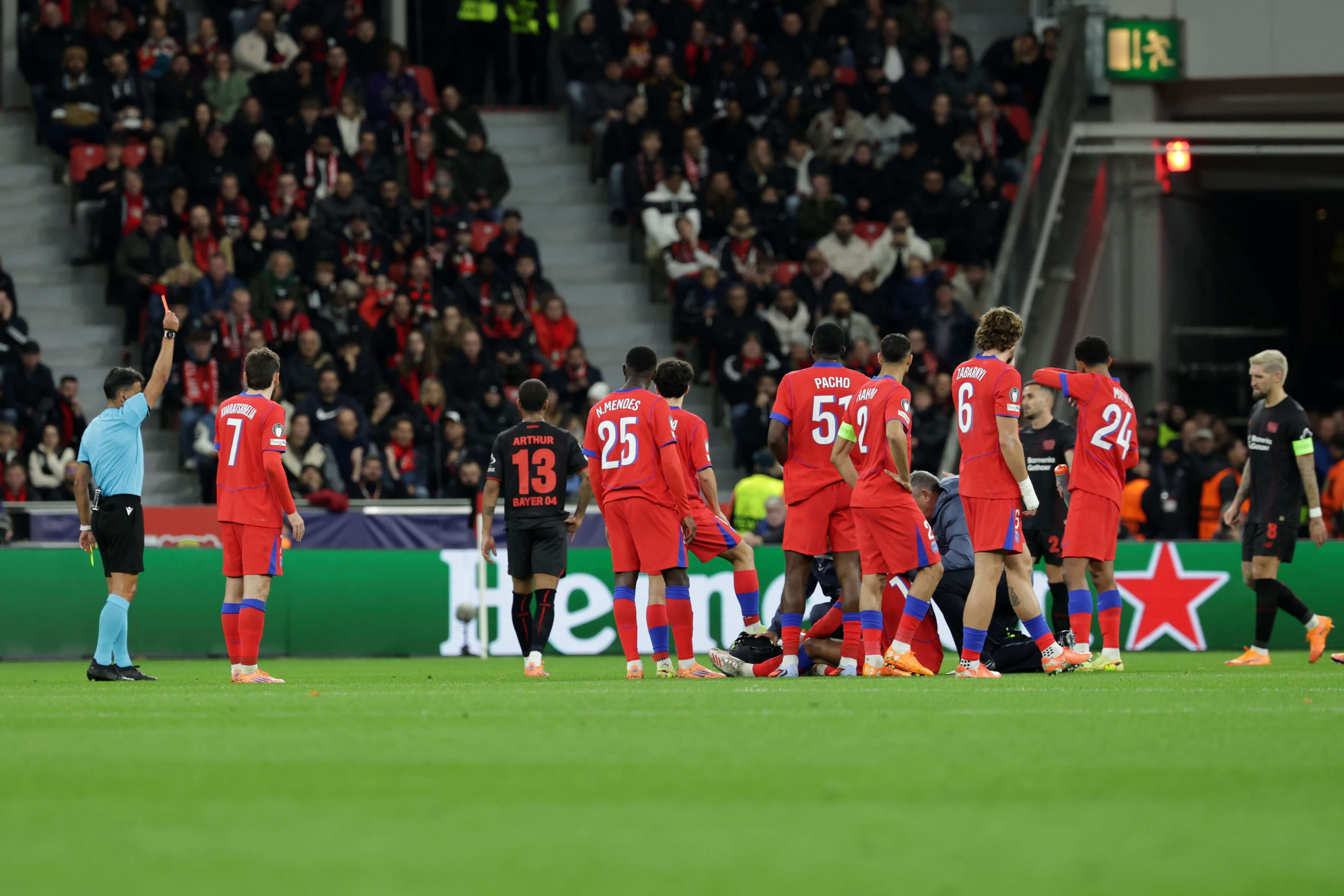  Gil Manzano en el Leverkusen - PSG