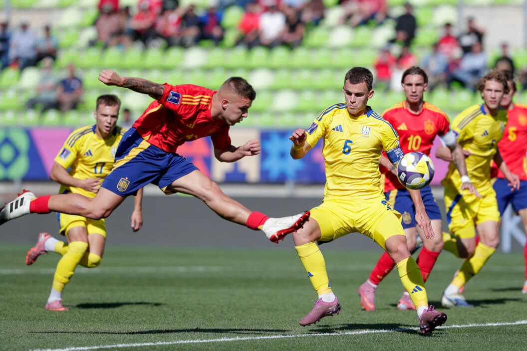  Pablo García anota un gol ante Ucrania en el Mundial sub 20.