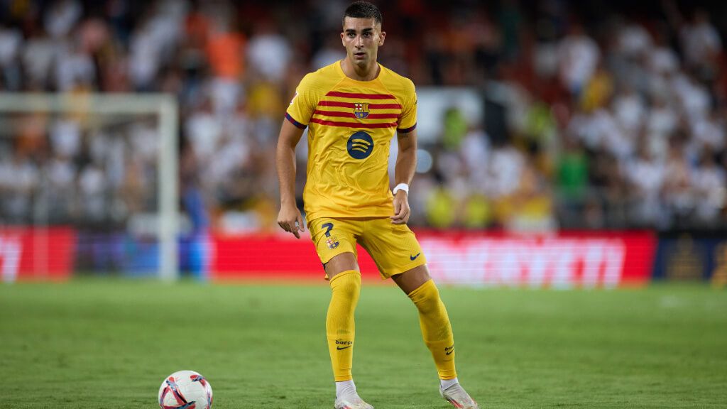 Ferrán Torres en un partido con el FC Barcelona (Cordon Press)