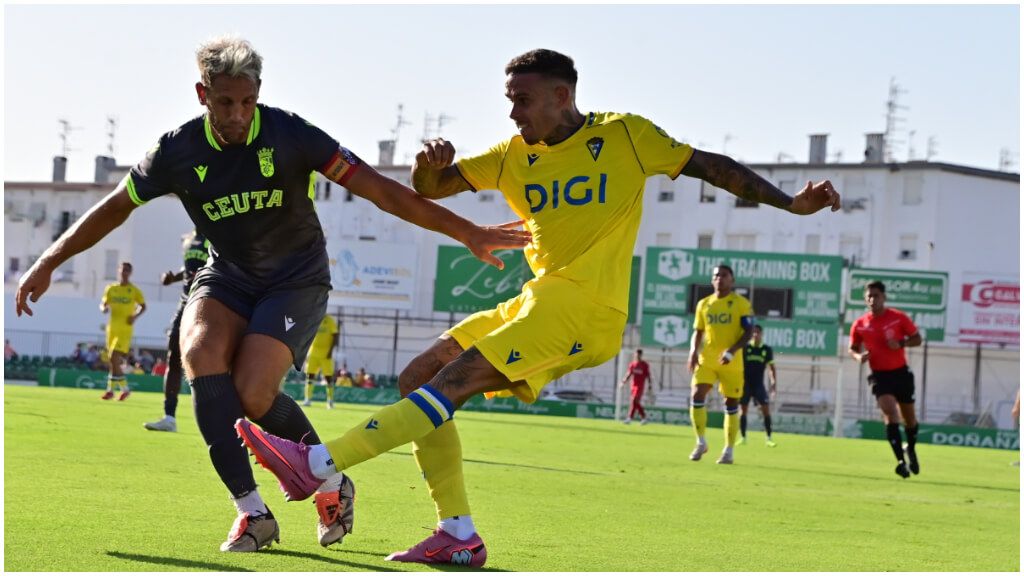 Imágenes de un Cádiz - Ceuta de pretemporada. (@CadizCF)