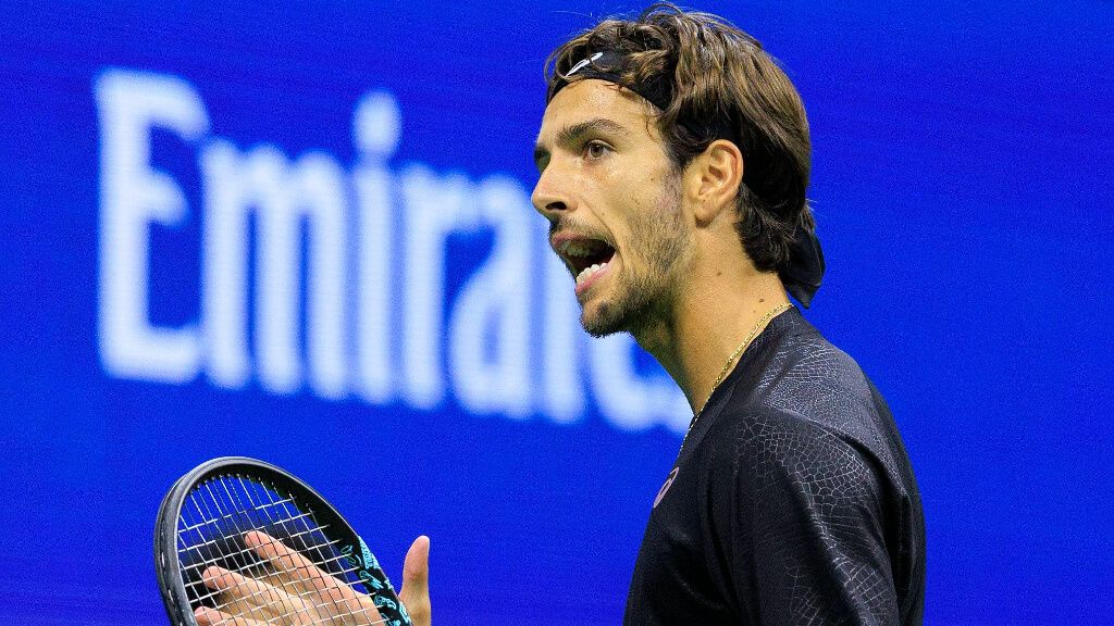  Lorenzo Musetti jugando un partido en el US Open frente a Sinner (Cordon Press)