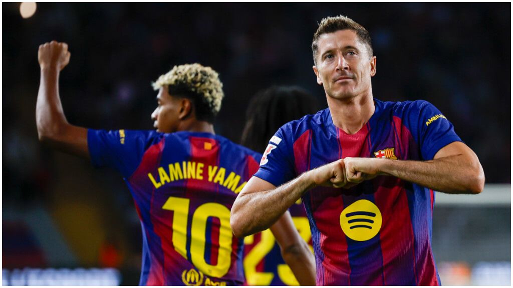 Lamine Yamal y Robert Lewandowski ante la Real Sociedad. (EFE)