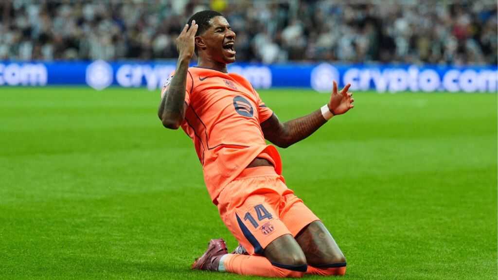 Marcus Rashford celebra uno de los goles en el Newcastle-Barcelona (foto: cordon Press).