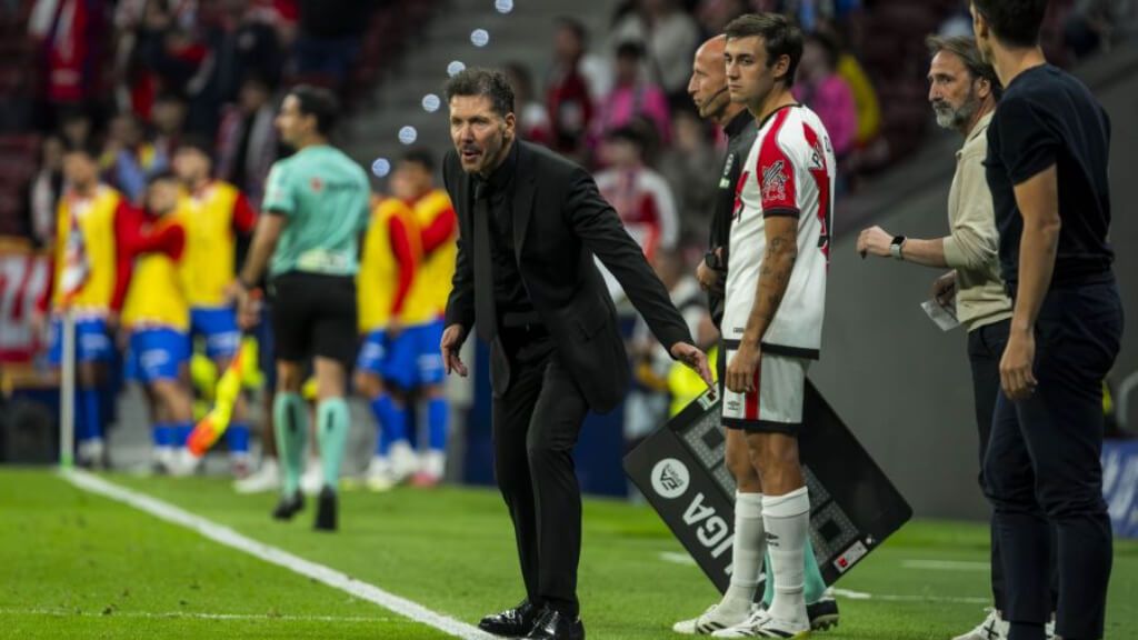  Diego Simeone, durante el Atlético de Madrid-Rayo Vallecano (foto: LALIGA).