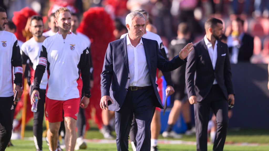 José Mourinho ha sido denunciado por la Asociación de Arbitros de Portugal (foto: Cordon Press).