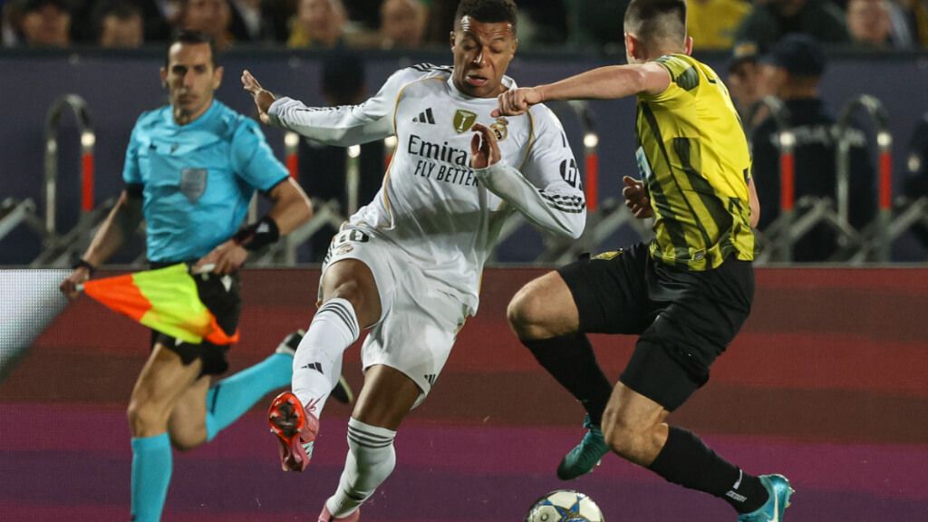  Kylian Mbappé en el partido ante el Kairat Almaty