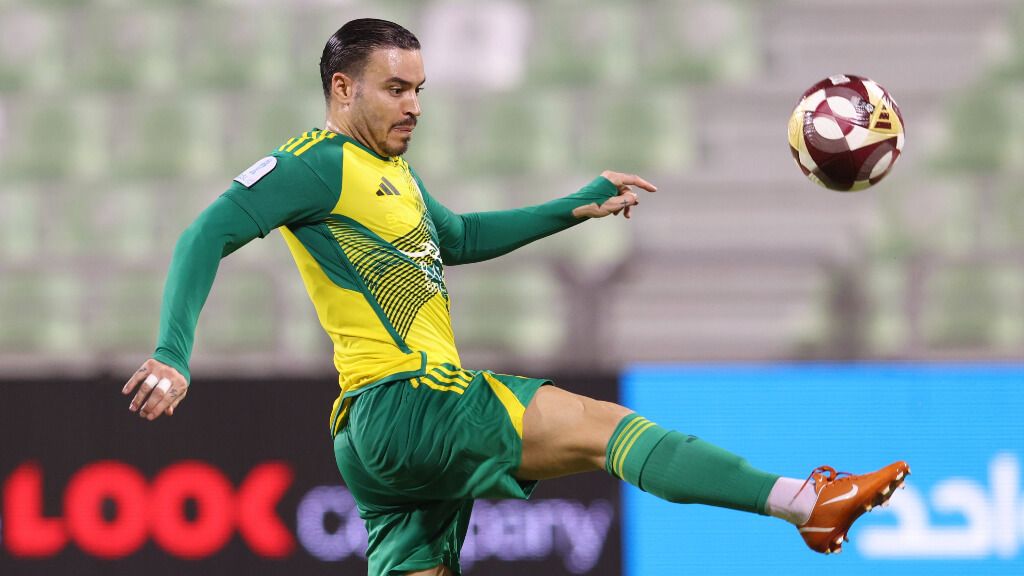  Raúl de Tomás anotando gol (Al Wakrah)