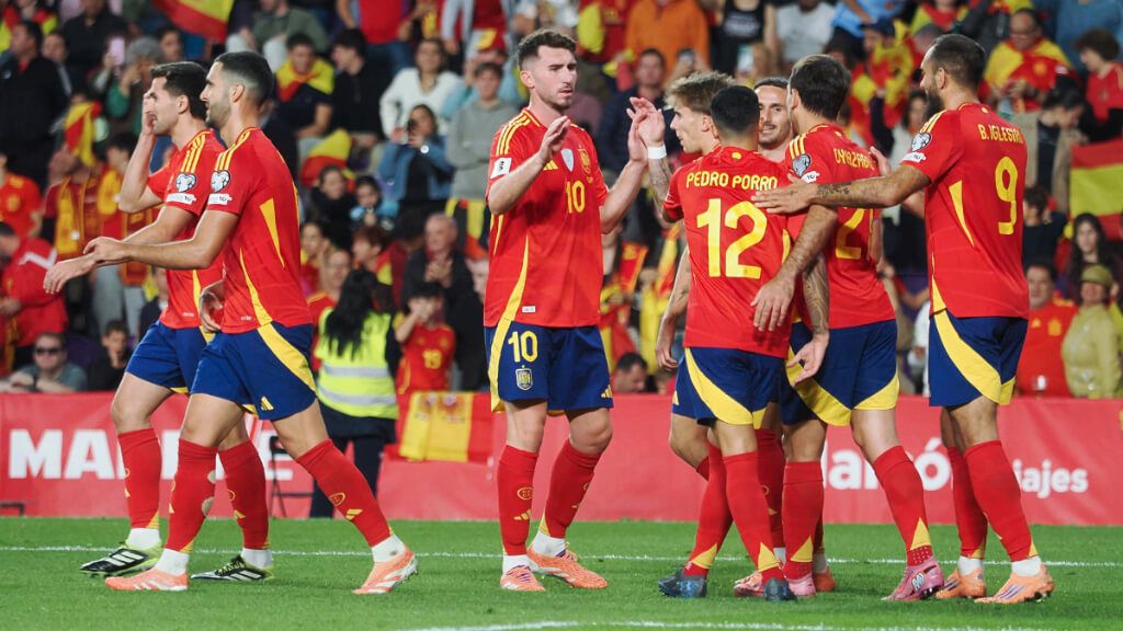  España celebra el triunfo sobre Bulgaria (EFE)