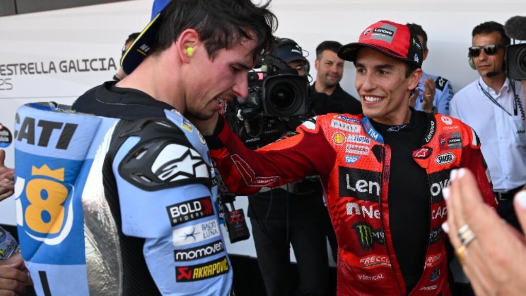 Álex Márquez y Marc Márquez, compartiendo podio en este 2025.