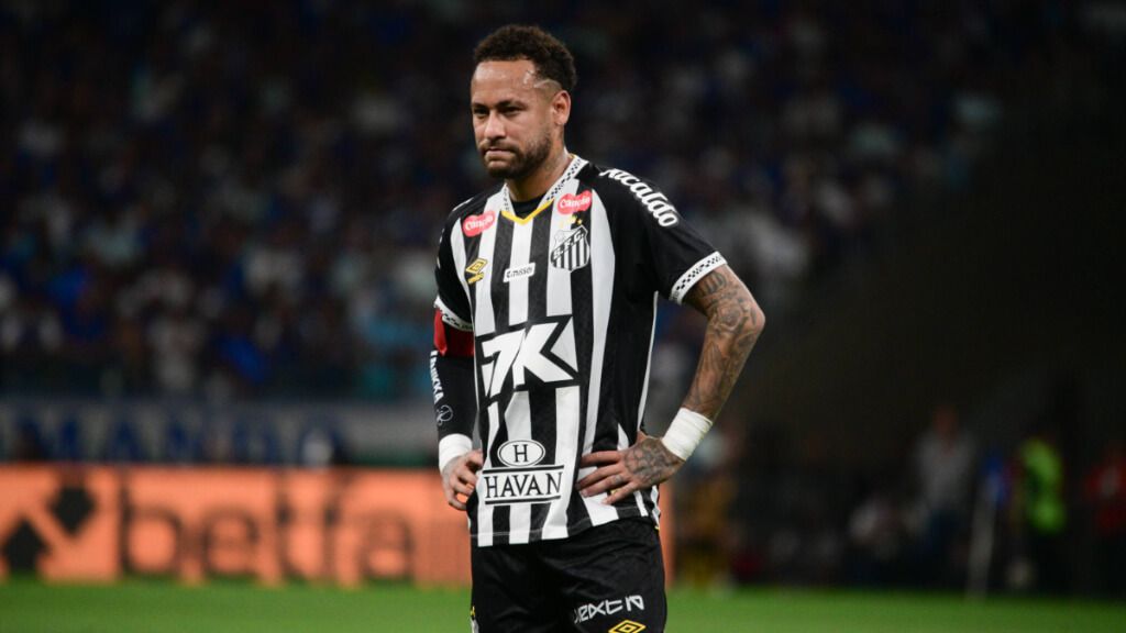  Neymar en un partido con el Santos (foto: Cordon Press).