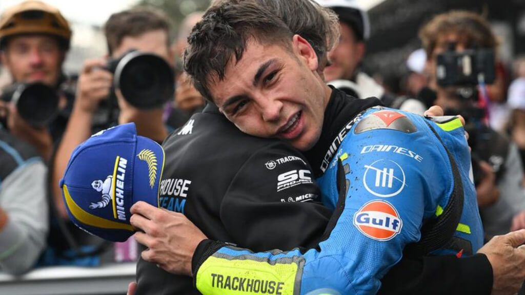 Raúl Fernández, celebrando su victoria en Australia.