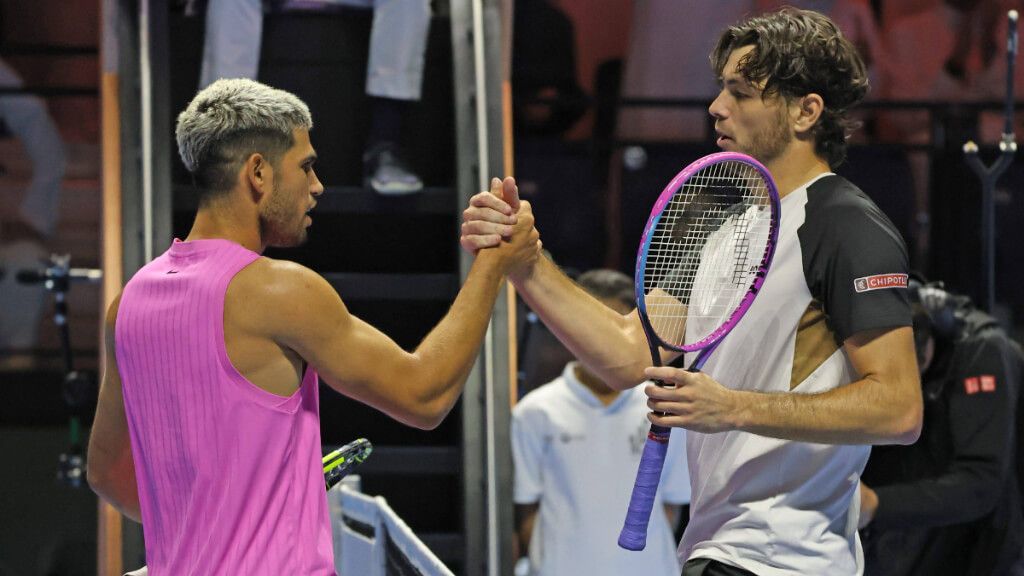  Taylor Fritz y Carlos Alcaraz en en Six Kings Slam (Cordon Press)