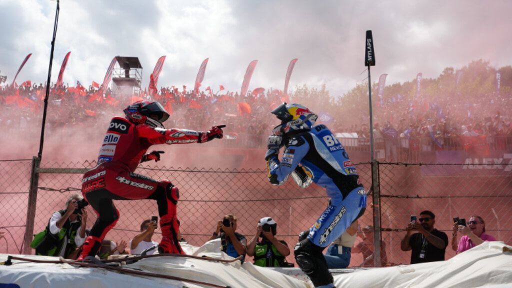  Álex Márquez y Marc Márquez, en el Gran Premio de Montmeló.