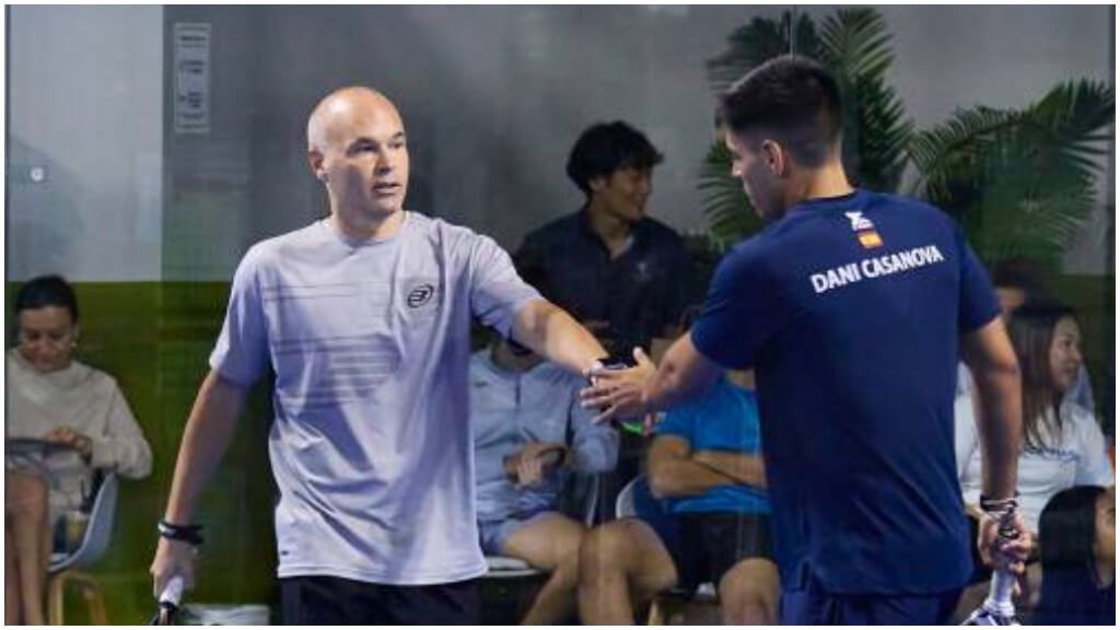 Andrés Iniesta, en su primer torneo oficial de pádel. (@asipacificpadeltour)