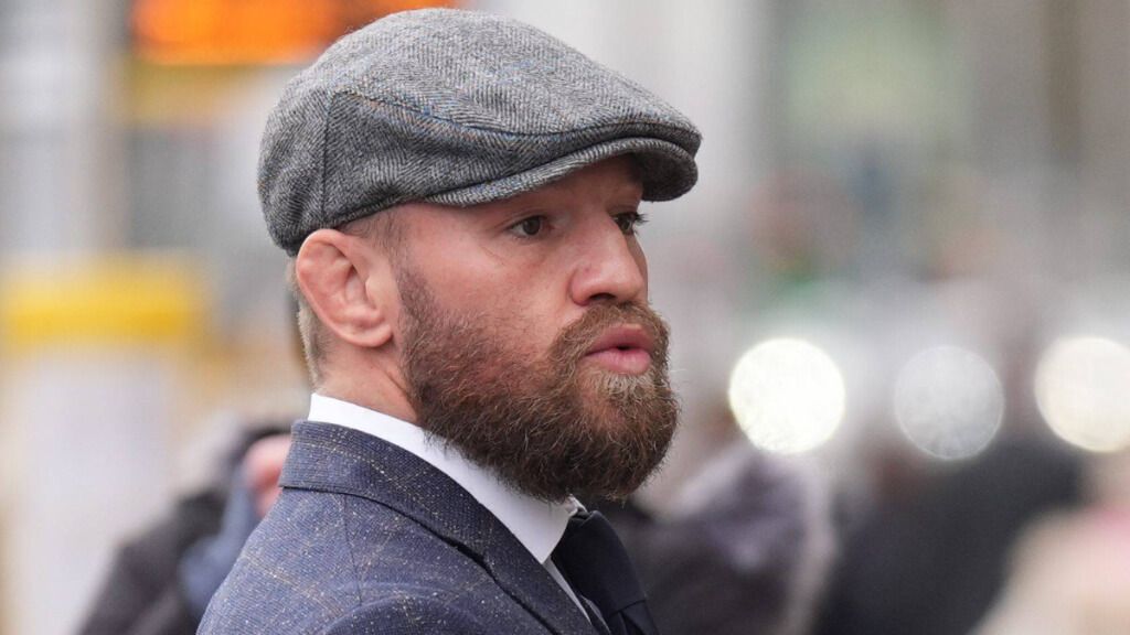 Conor McGregor de camino al juzgado (Cordon Press)