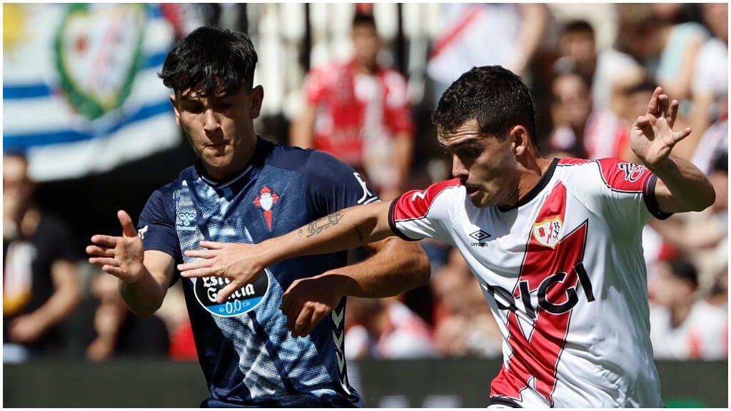  Javi Rodríguez y Sergio Camello, en el Rayo Vallecano - Celta de Vigo. (EFE)