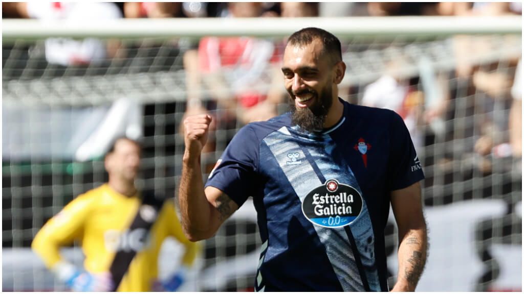  Borja Iglesias celebra el gol ante el Rayo Vallecano. (EFE)