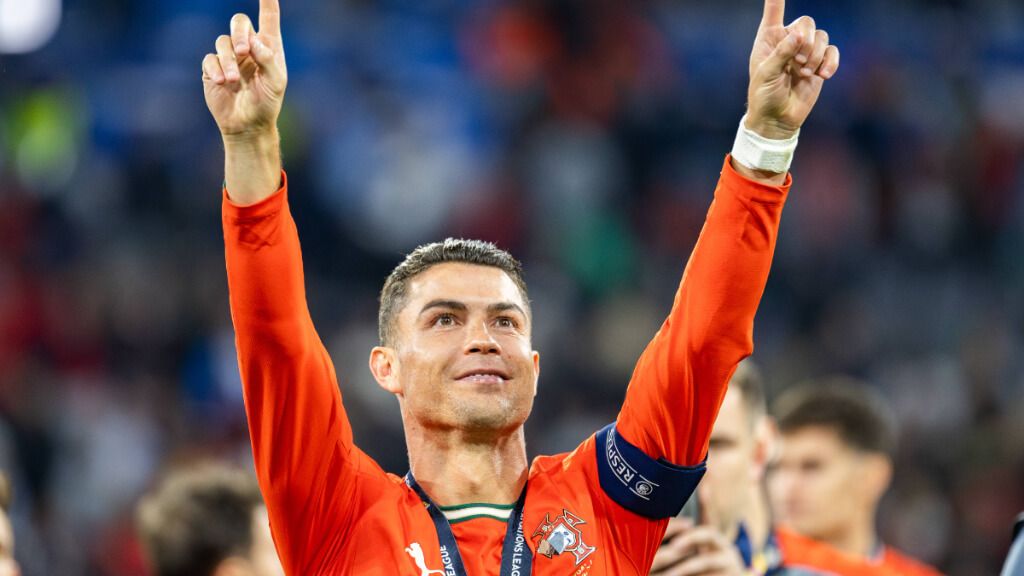  Cristiano Ronaldo celebrando la Nations League con Portugal (Cordon Press)