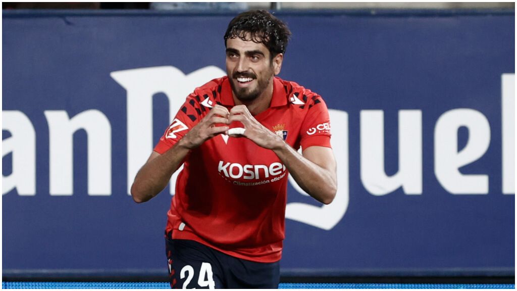  Alejandro Catena le dio cno su gol en el último minuto la victoria al Osasuna ante el Getafe. (EFE)