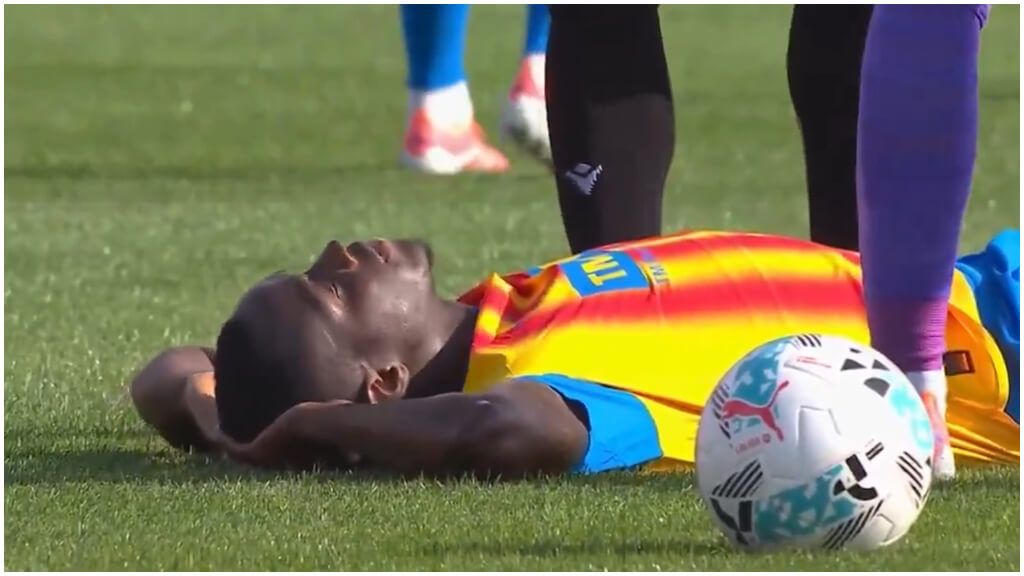 La lesión de Mouctar Diakhaby. (DAZN)