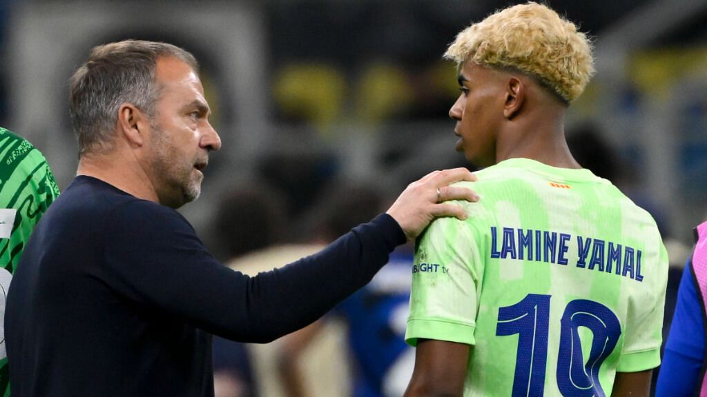  Hansi Flick y Lamine Yamal (Cordon Press)