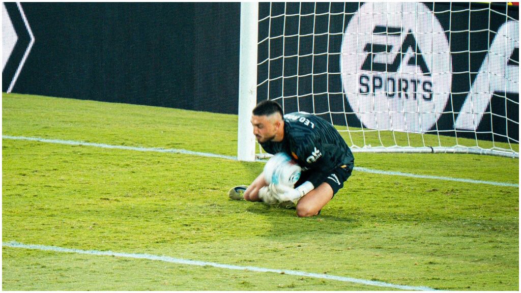  Leo Román, durante el Mallorca - Alavés. (@RCD_Mallorca)