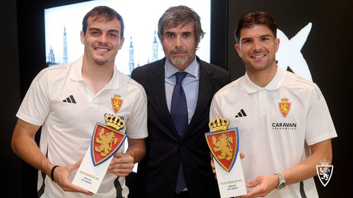 Francho Serrano y Raúl Guti posan juntos.