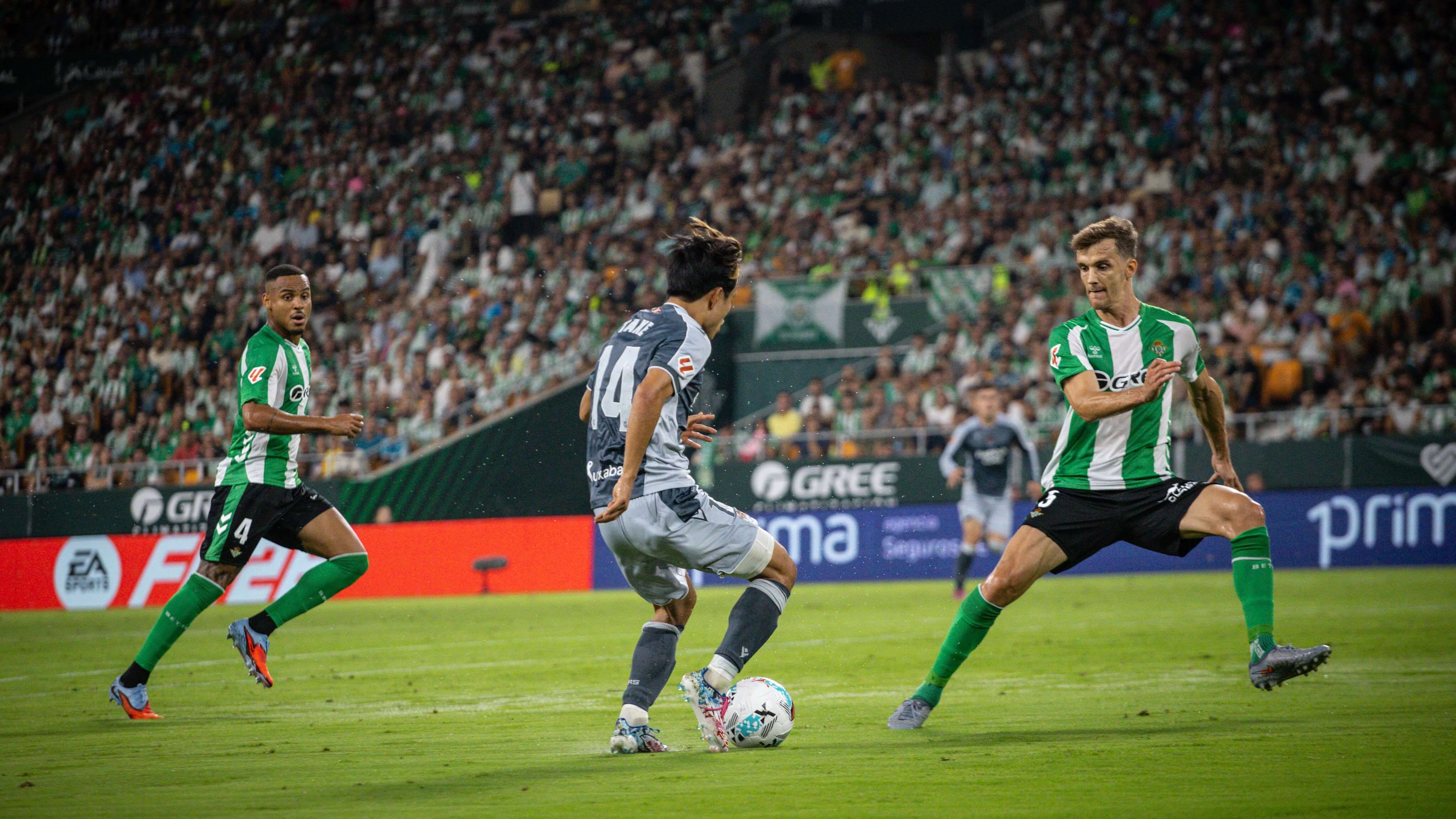  Take Kubo contra el Real Betis (Real Sociedad)