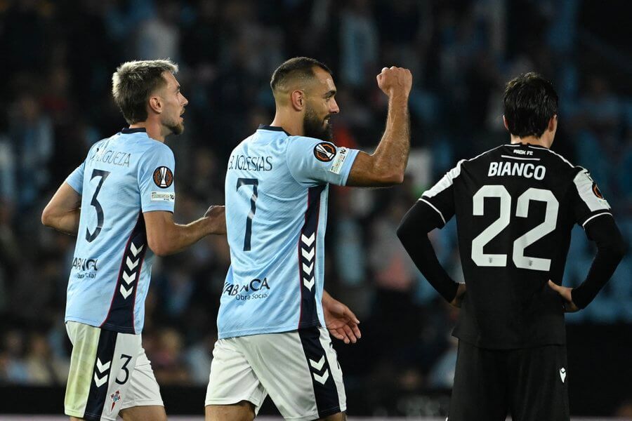  Borja Iglesias celebra su gol al PAOK.