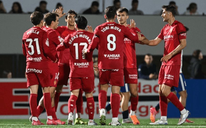 Celebración zaragocista ante el Mutilvera.