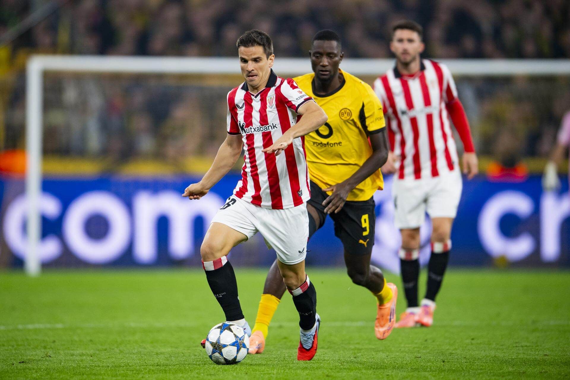  Ruiz de Galarreta ante el Borussia en la Champions League.