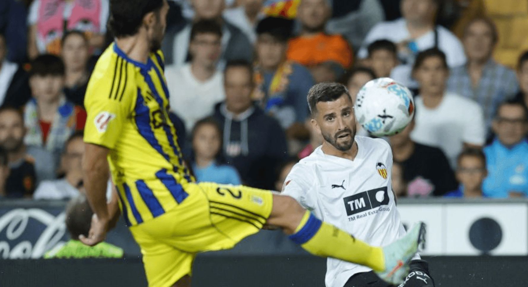  Gayà ante el Oviedo