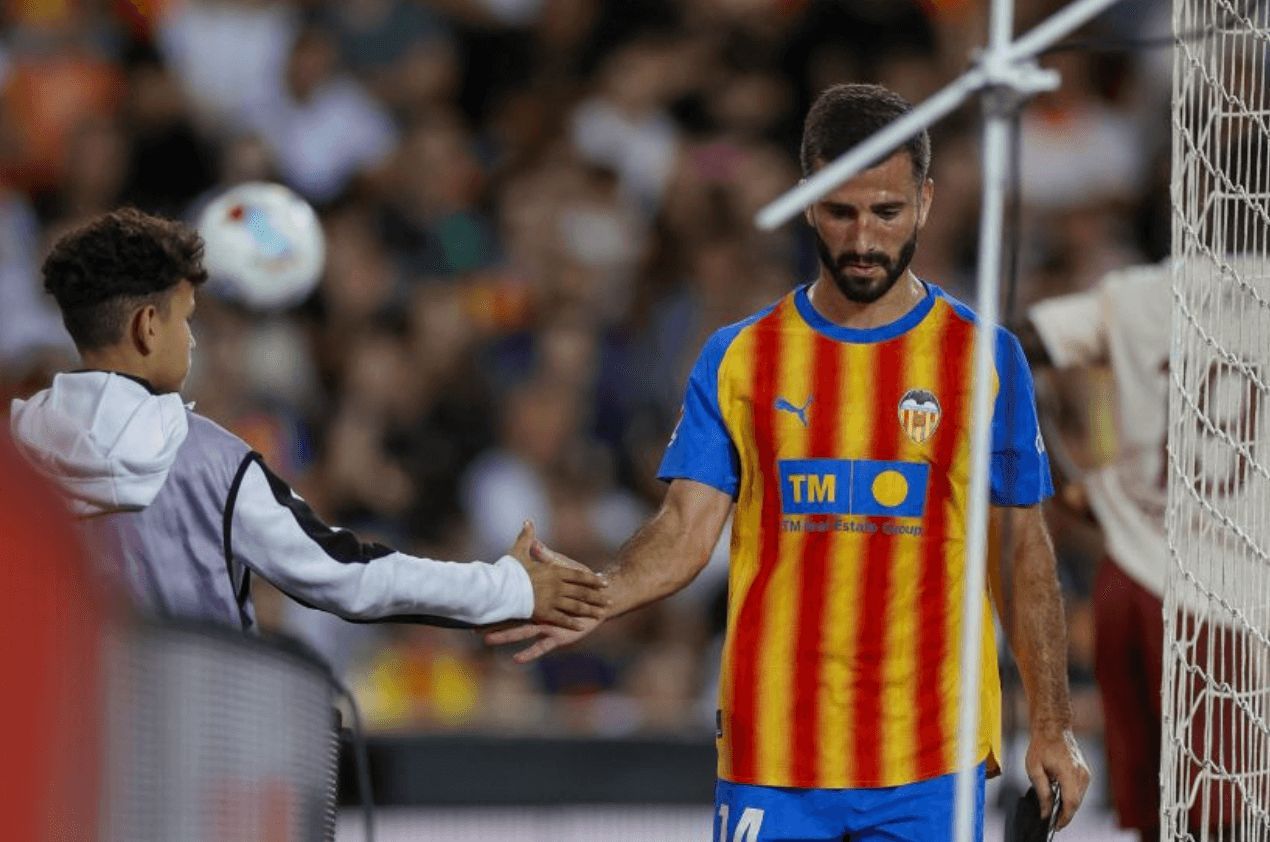 Gayà pitado ante el VIllarreal CF