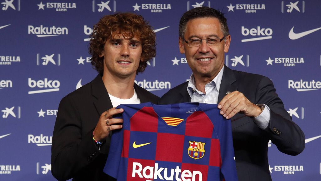Josep María Bartomeu y Antoine Griezmann (Fuente: Cordon Press)