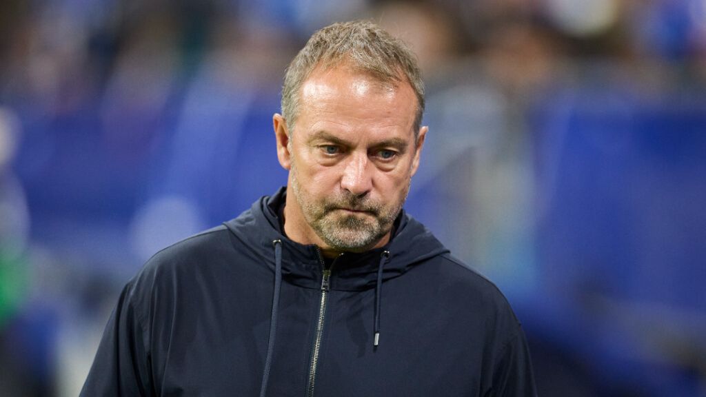  Hansi Flick en un partido con el FC Barcelona (Europa Press)