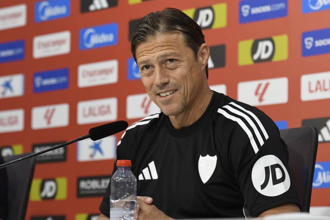  Matías Almeyda, en sala de prensa.