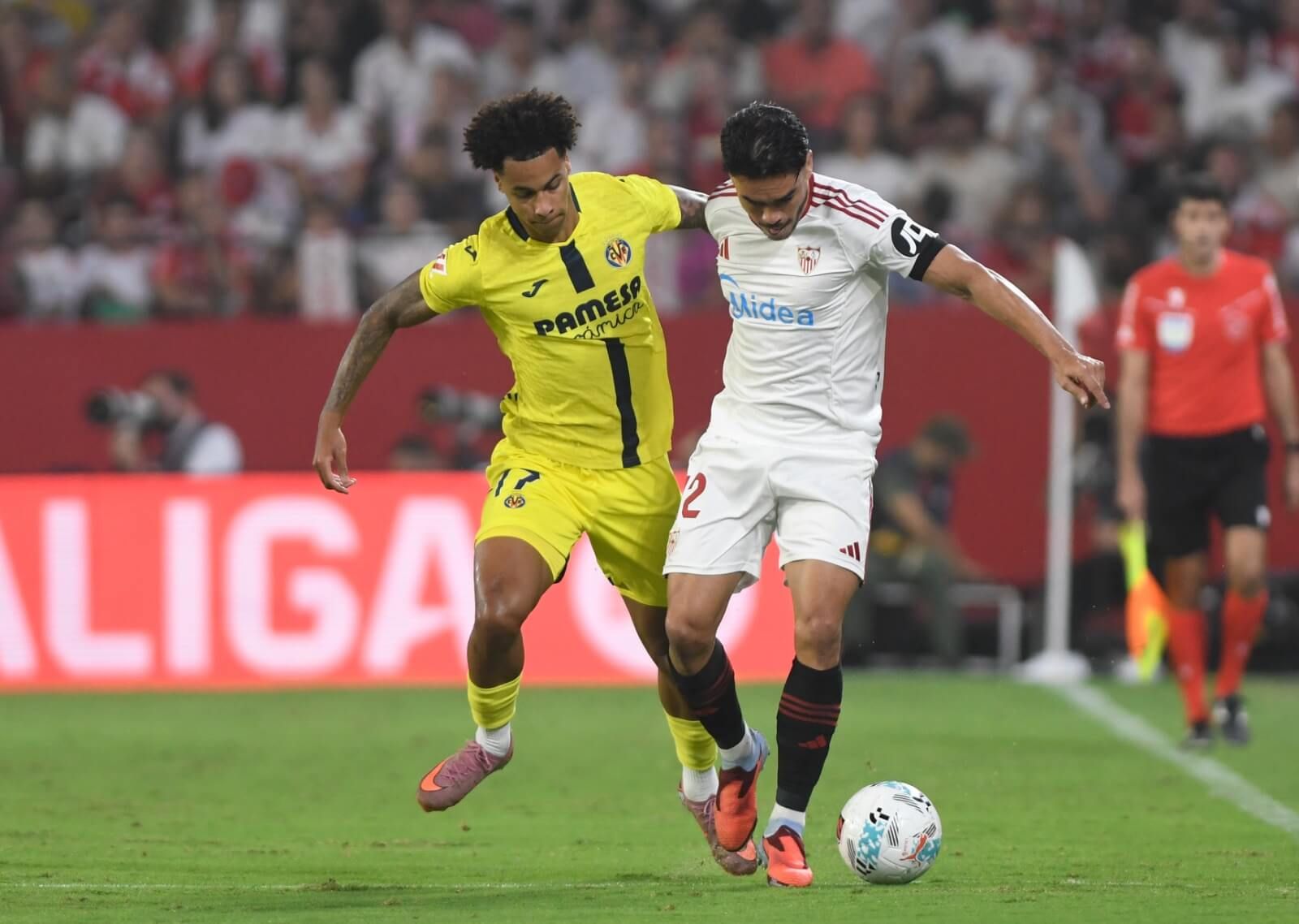  Gabriel Suazo, ante el Villarreal.