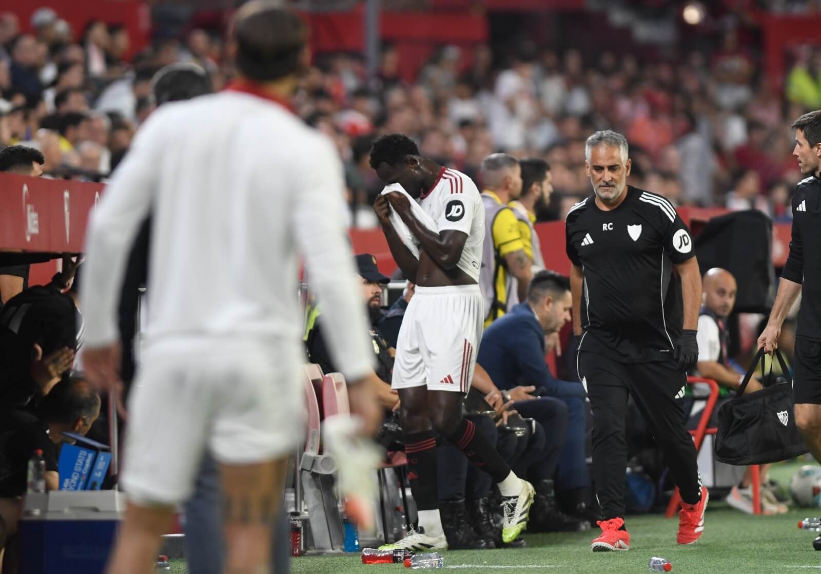  Tanguy Nianzou se marcha lesionado.
