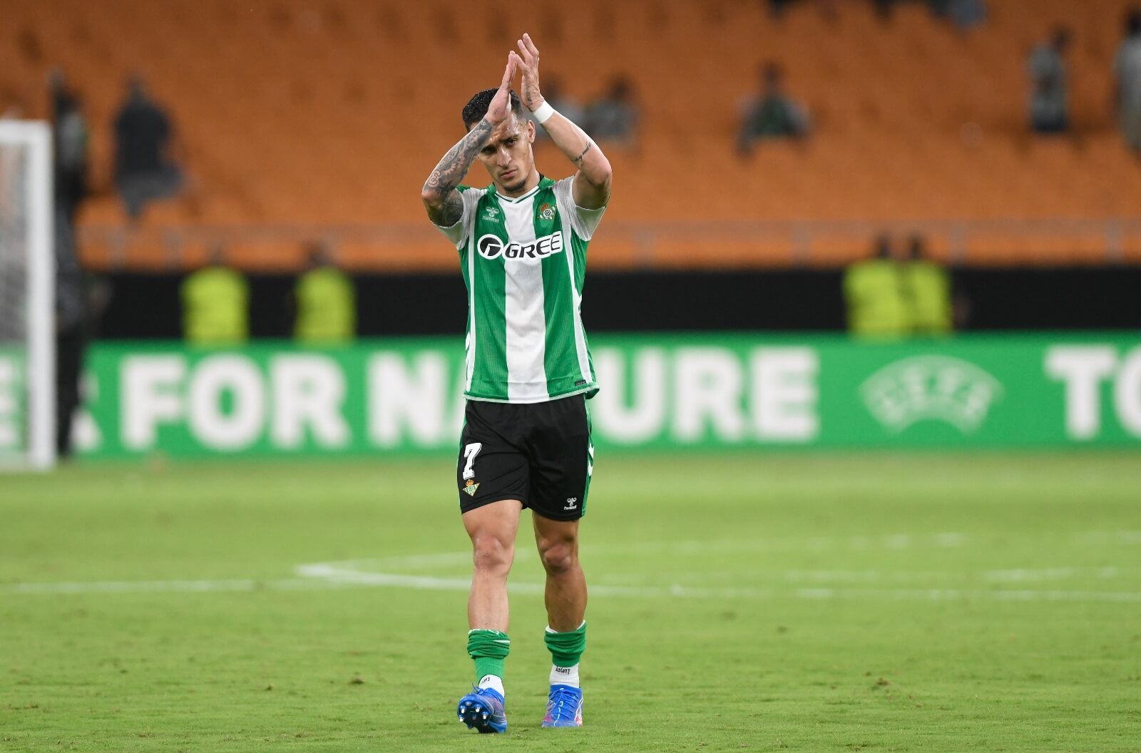  Antony, tras el Betis - Forest.