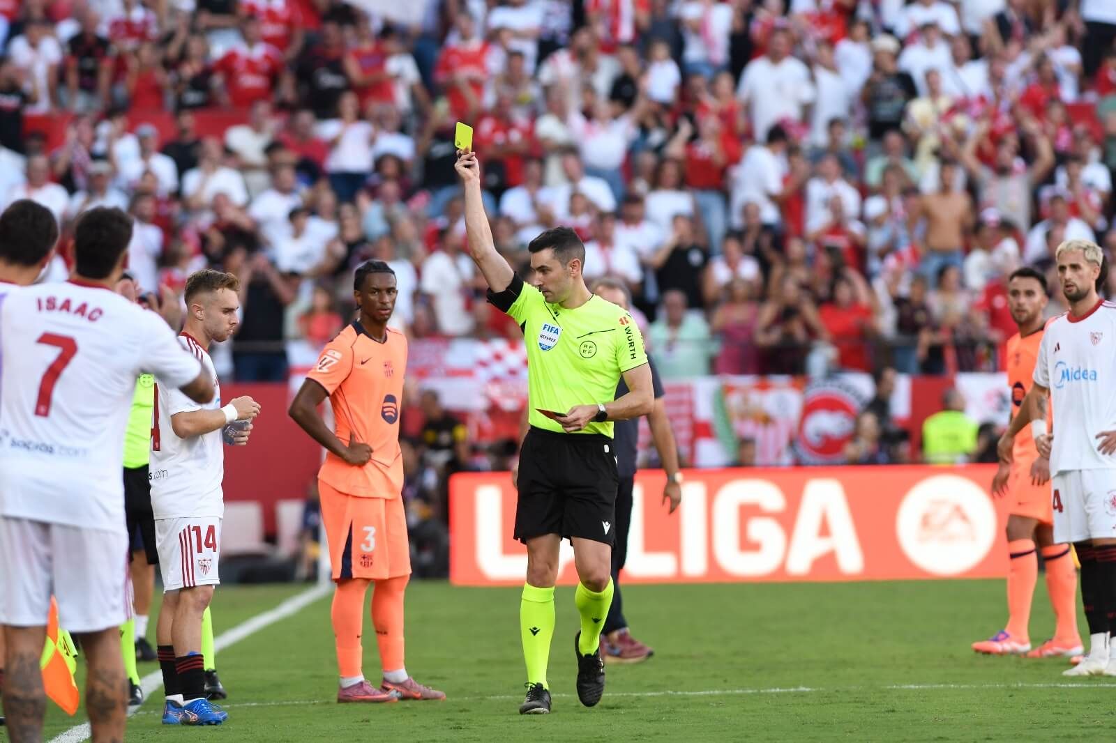  Peque Fernández, ante el FC Barcelona.
