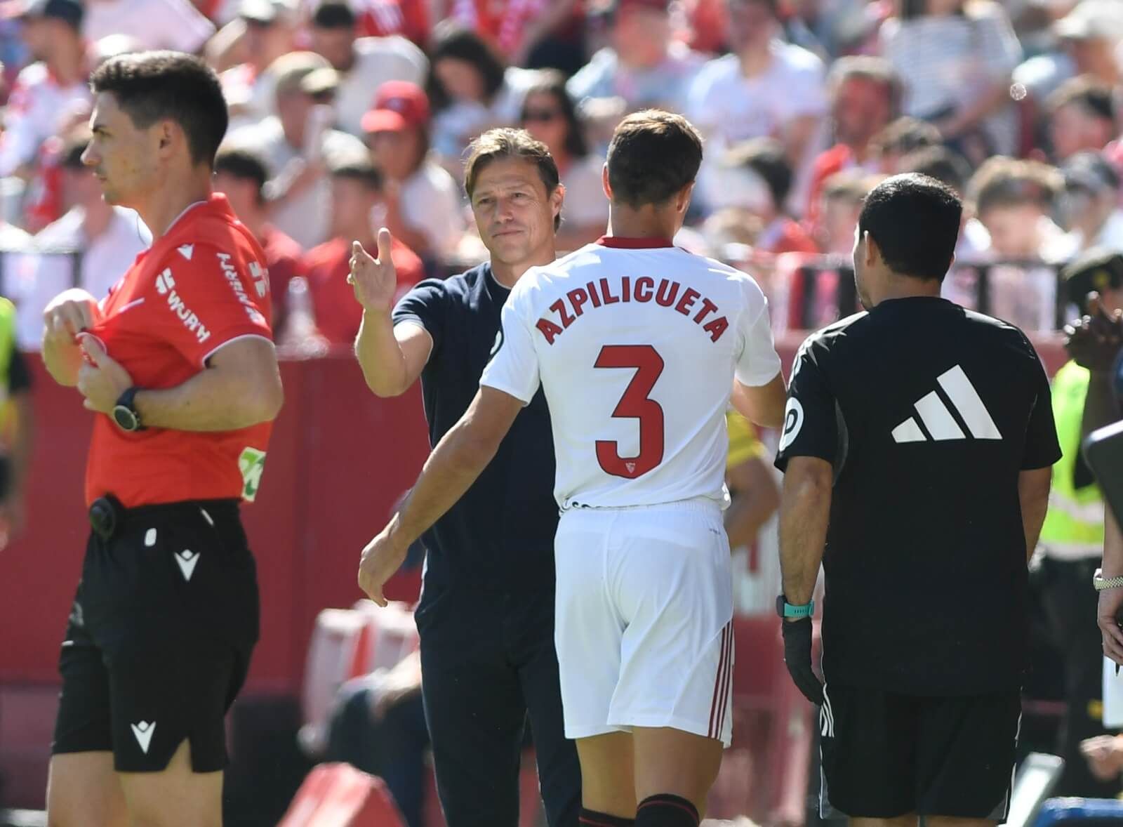  Matías Almeyda, animando a César Azpilicueta.