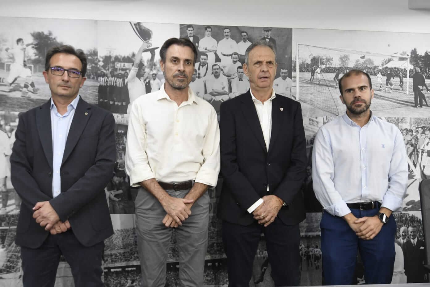  Joaquín Caparrós, en la presentación de la exposición.