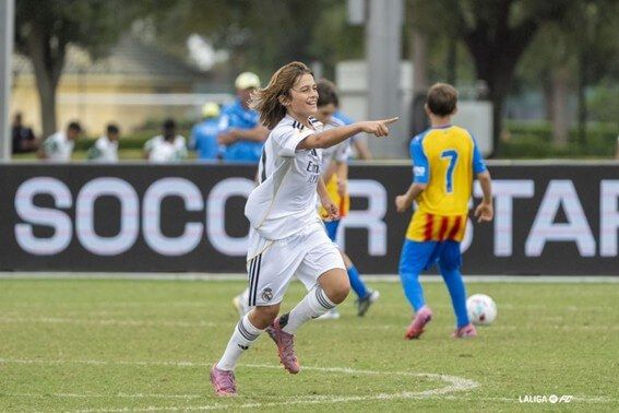 Hugo Fernández celebra uno de sus goles en Orlando.