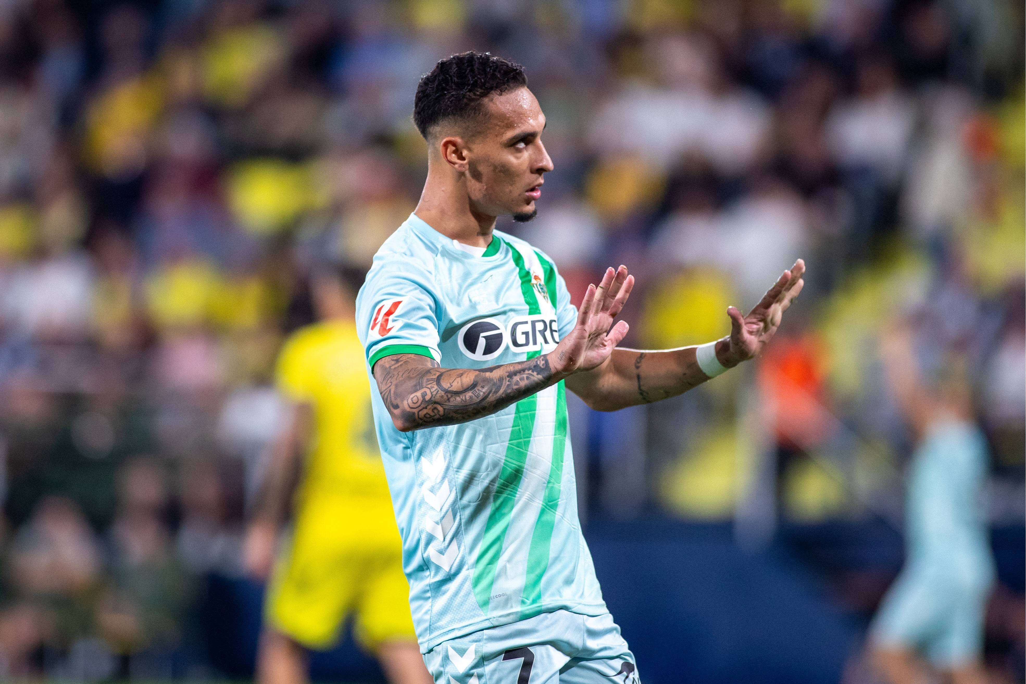 Antony, celebrando su gol ante el Villarreal.