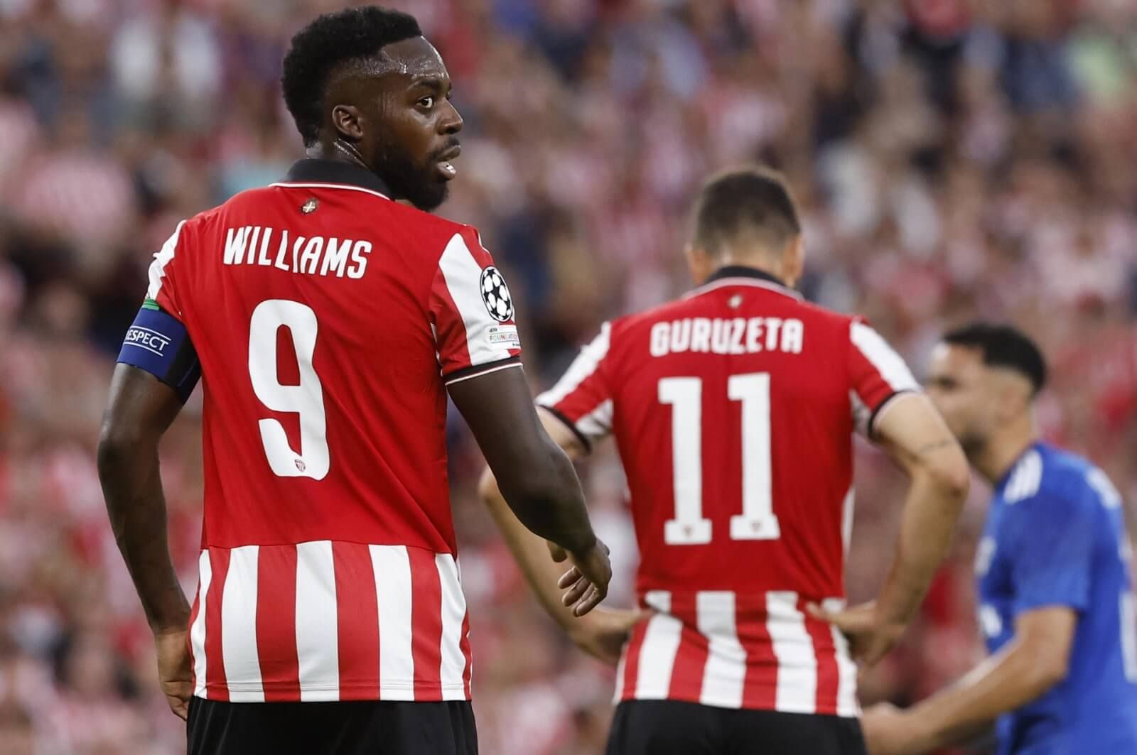 Iñaki Williams, lesionado en San Mamés ante el Qarabag en el partido de la Champions League.