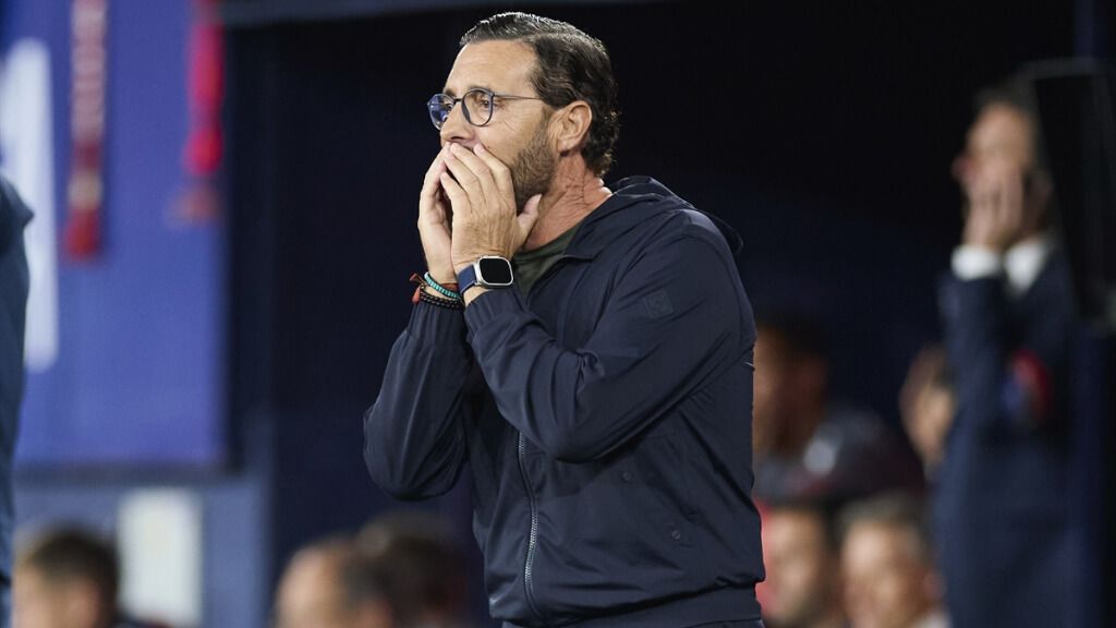  José Bordalás, durante el Barcelona - Getafe. (Europa Press)