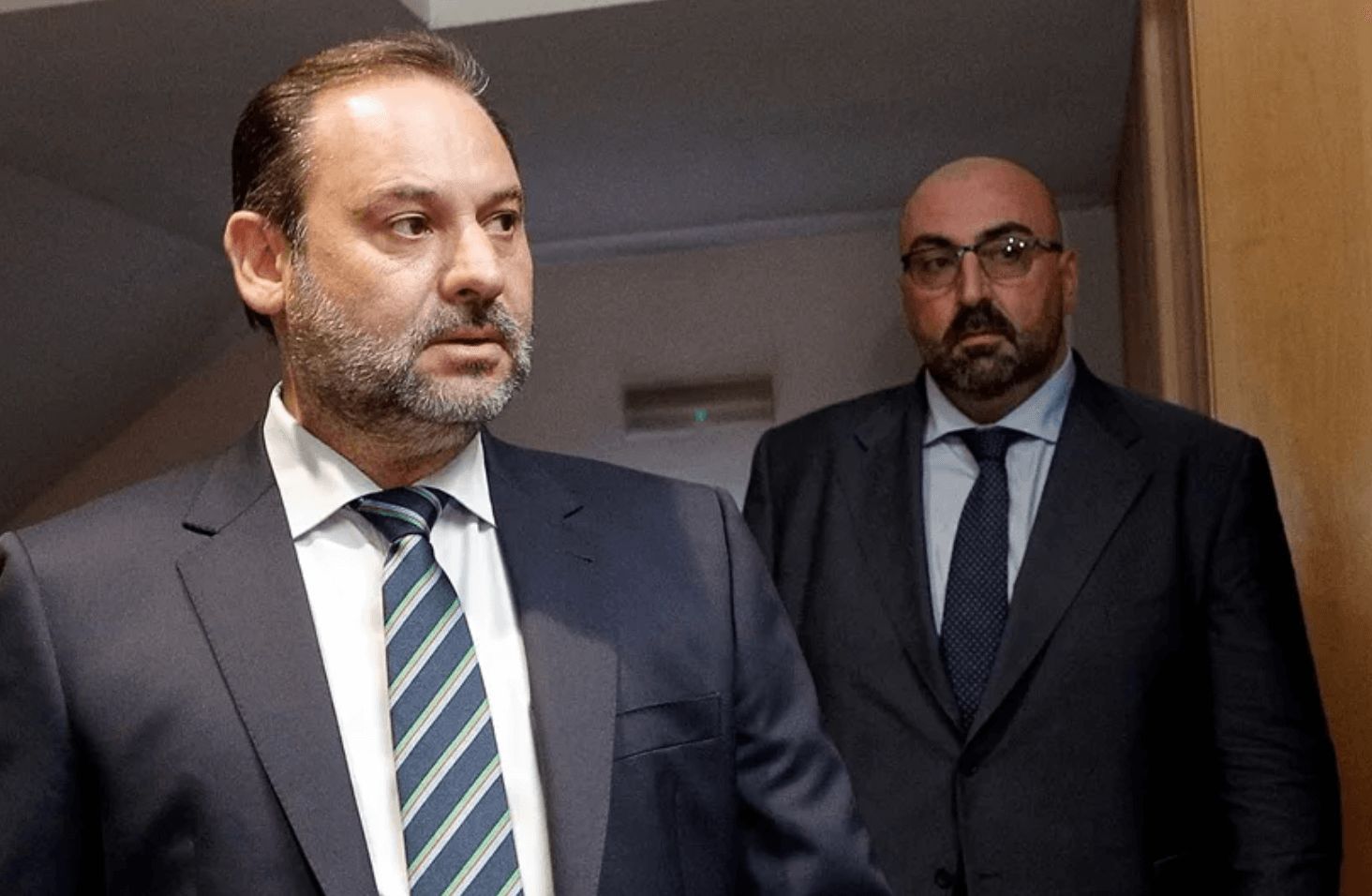 José Luis Ábalos, acompañado por Koldo García, protagonista de la anécdota con Santi Cañizares.