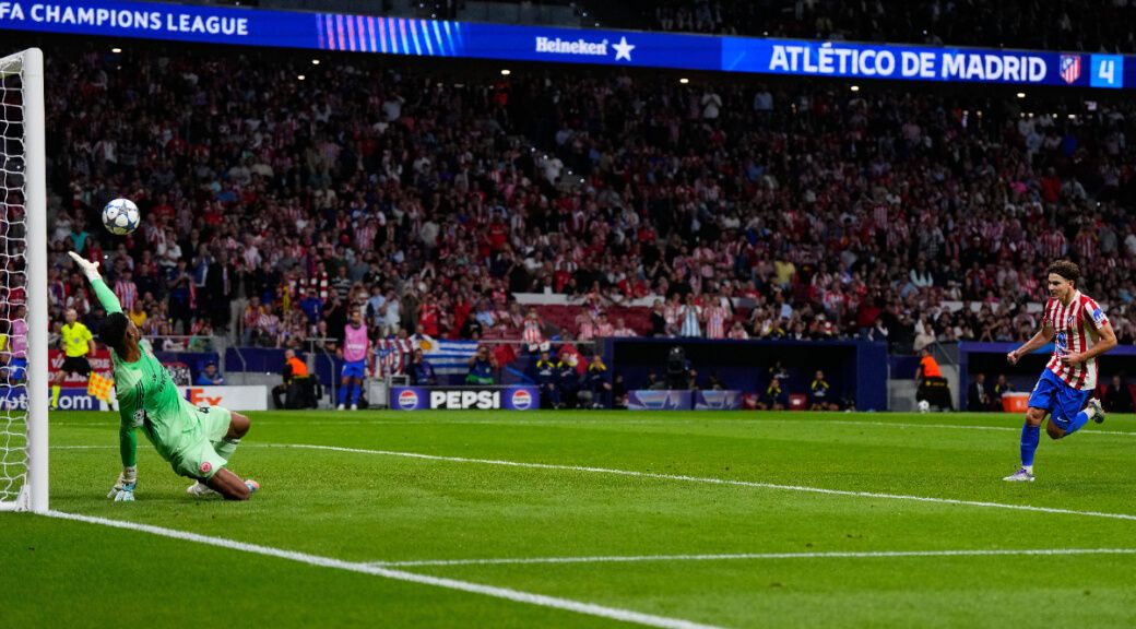 Julián Álvarez celebrando su gol contra el Eintracht de Frankfurt (Fuente: Cordon Press)