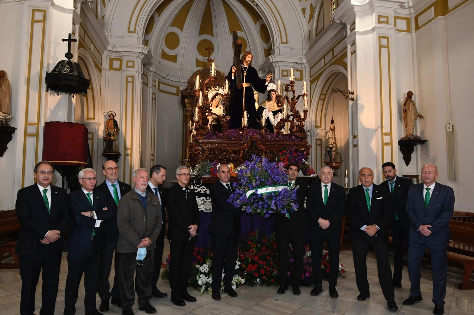  La ofrenda floral del Betis a La Misión